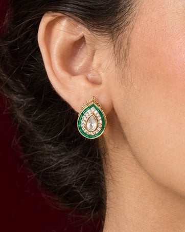 Vibrant ruby and emerald epoxy artistry seamlessly blended in an elegant pendant set